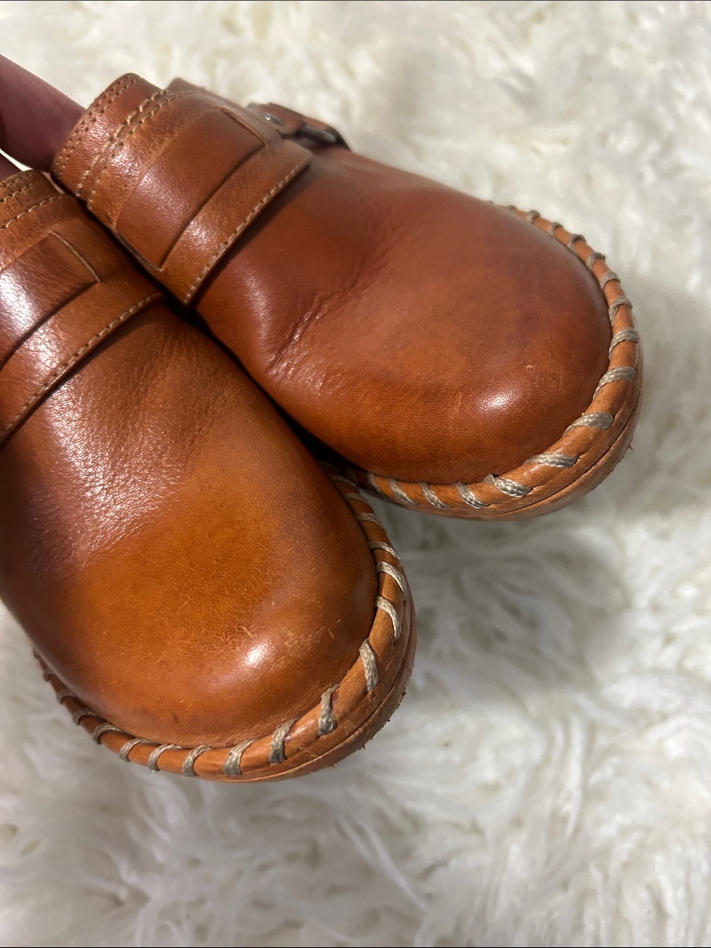 Frye Charlotte Ring Tan Leather Slip-On Clogs with Buckle Detail size 7 - Picture 5 of 10